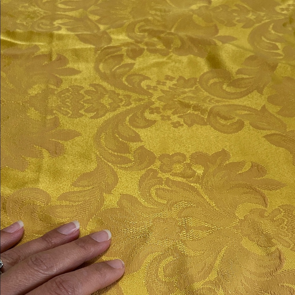 Elegant Gold damask rectangular tablecloth